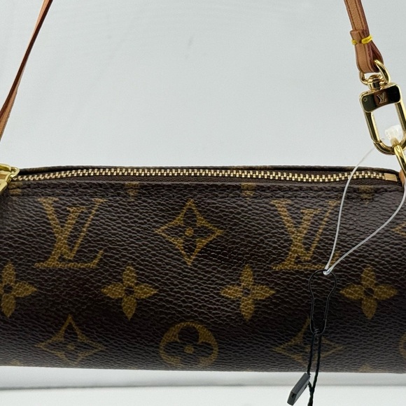 Louis Vuitton Monogram Papillon Authentic hand Bag - Picture 3 of 10